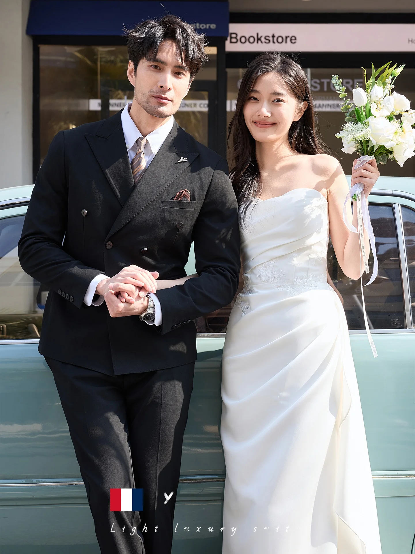 結婚式スーツグレーを選ぶときに迷うなら、この1点が解決します！