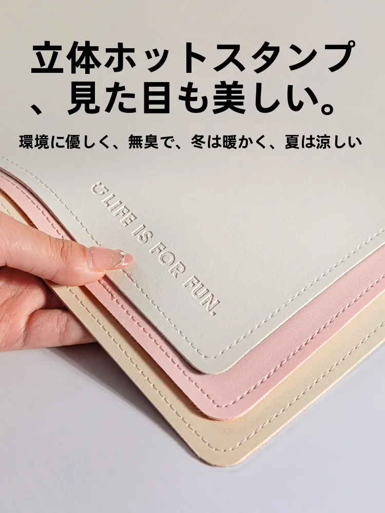 高級感あるデスクマット：ノートパソコン用の防汚・防滑機能と多様なデザイン