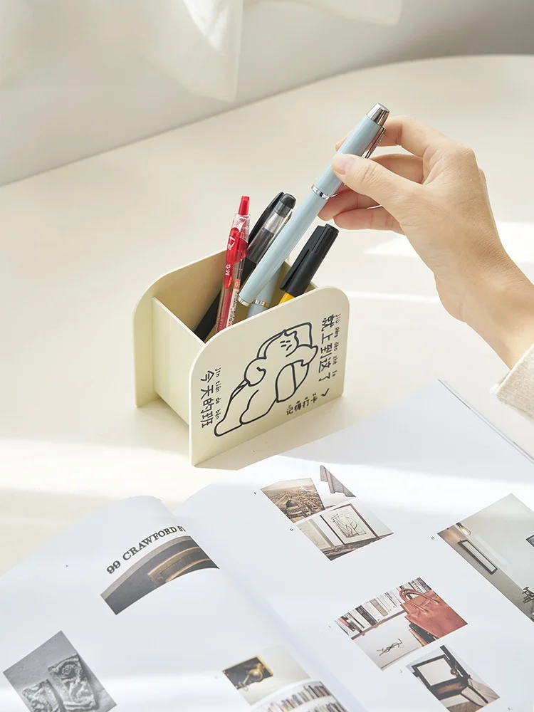 創造的なオフィスのヒントは、デスクの小さな装飾品から始まる？