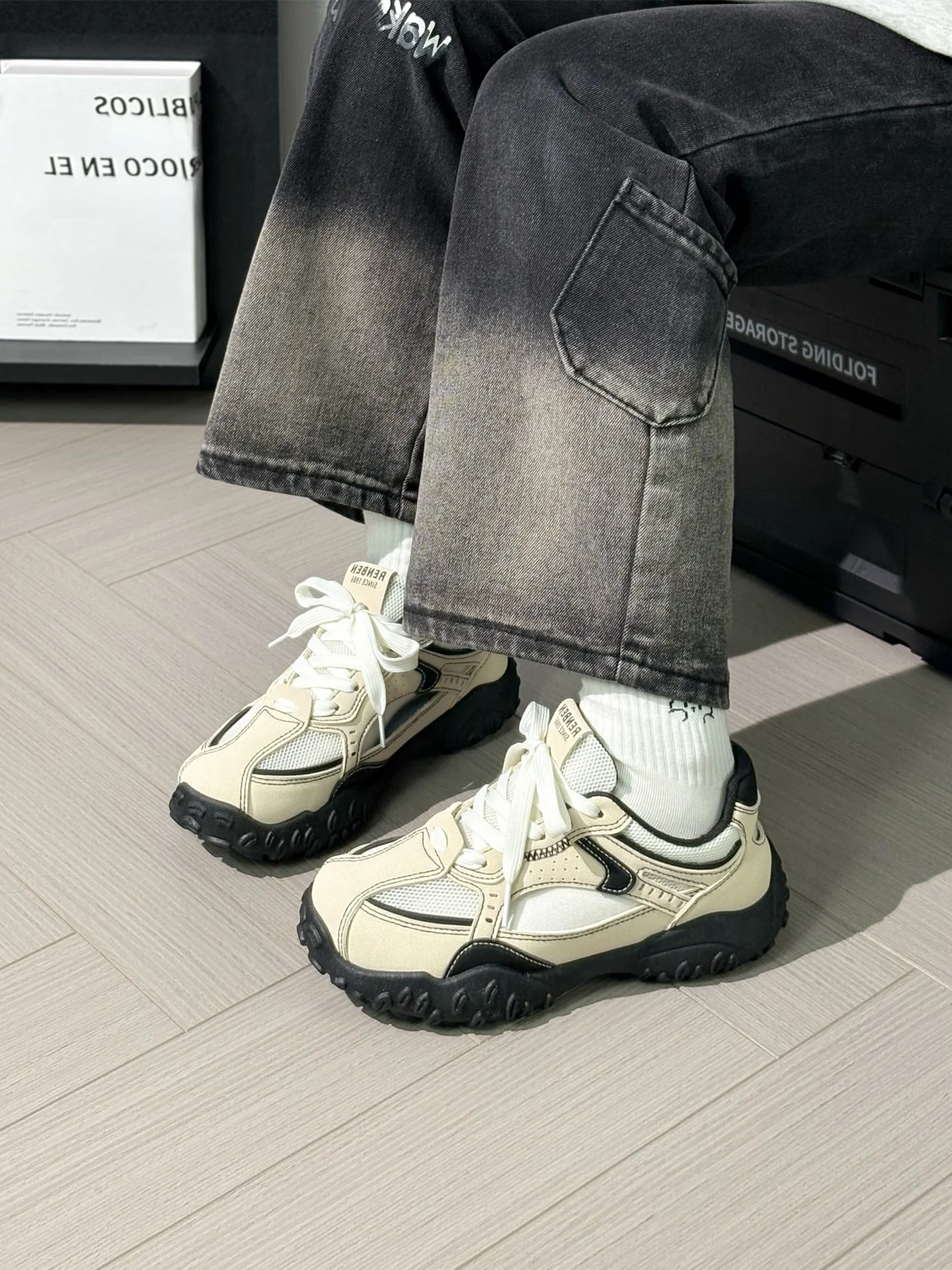 人本レディース登山靴：通気性メッシュとソフトソールで快適な夏のアウトドアライフ