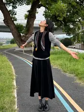 黒の中長丈スリムシルエットスカート【女性用・秋のコーディネートに最適・フィット】