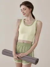 高強度対応 女性用フィットネスベスト【一体型・ランニング・ヨガ用・防振】（セットアップ対応）