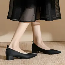 尖ったトゥのレディース秋用粗ヒールシューズ【ブラック・仕事用・低ヒール・柔らかいソール】（セットアップ対応）