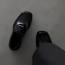 ブラックのスクエアトゥシューズ【厚底・ビジネスカジュアル・通勤用】