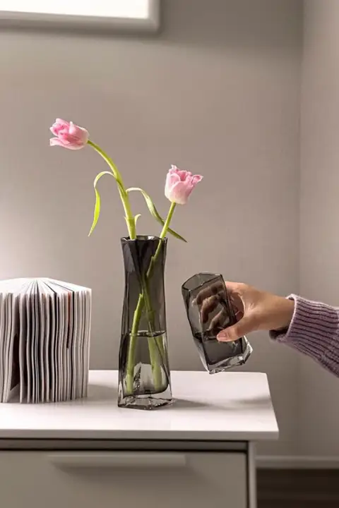 花瓶 フラワーベース クリエイティブ アート 生け花 シンプル 上品 高級感 リビング インテリア 「EKU PRO」