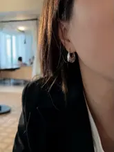 925純銀製 ジオメトリックメッシュ U字型ピアス【シンプルで洗練されたデザイン】