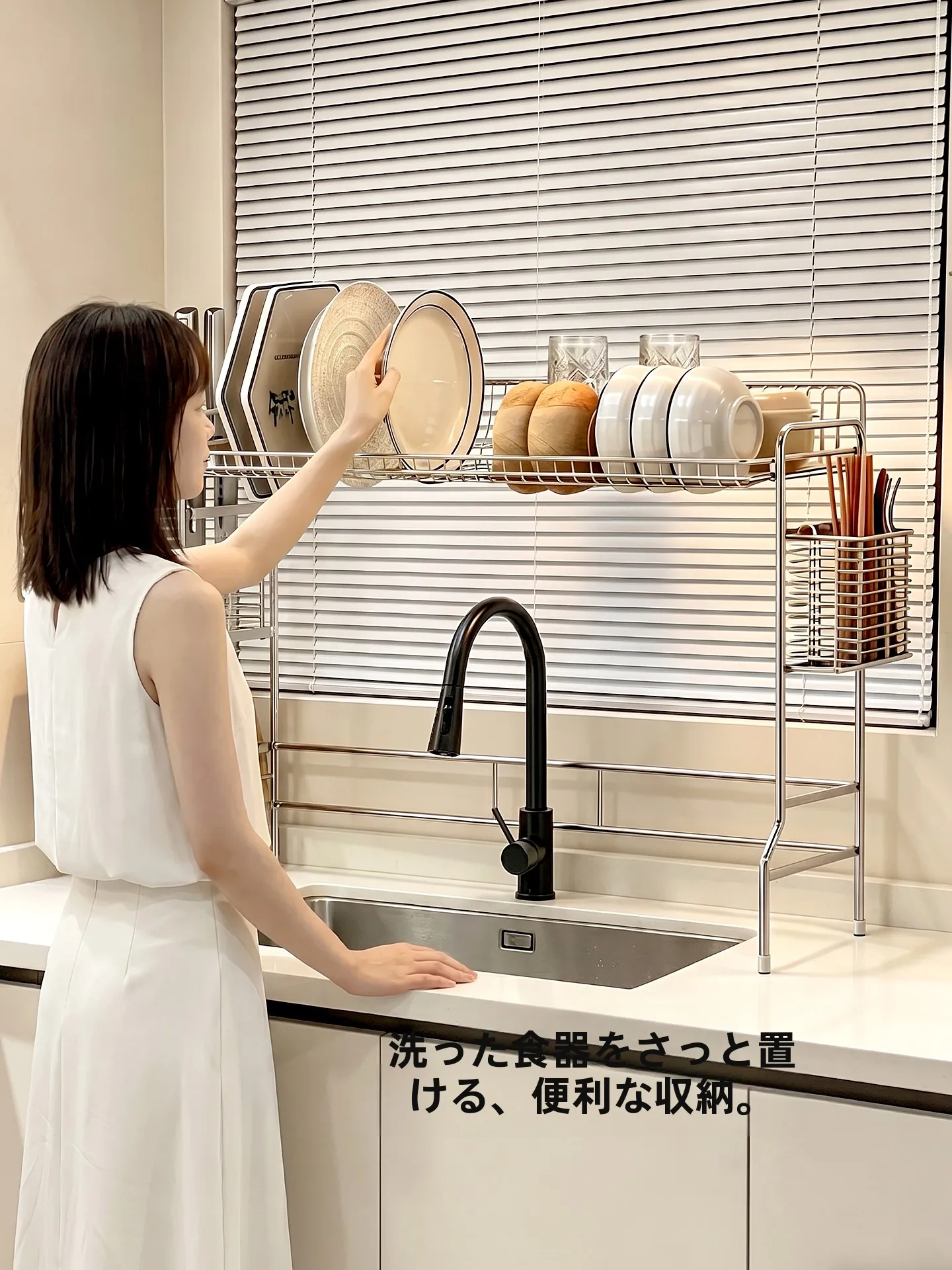 おしゃれな水槽台を選ぶべきタイミングは？30cmキューブのステンレス台がキッチンを彩る理由
