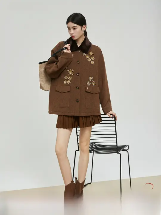 レトロな手作りデコレーションジャケット【ゆったりとした韓国風・茶色・コラージュデザイン】