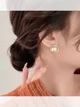 エレガントなヴィンテージパールイヤリング【女性用・秋冬・ユニークデザイン】