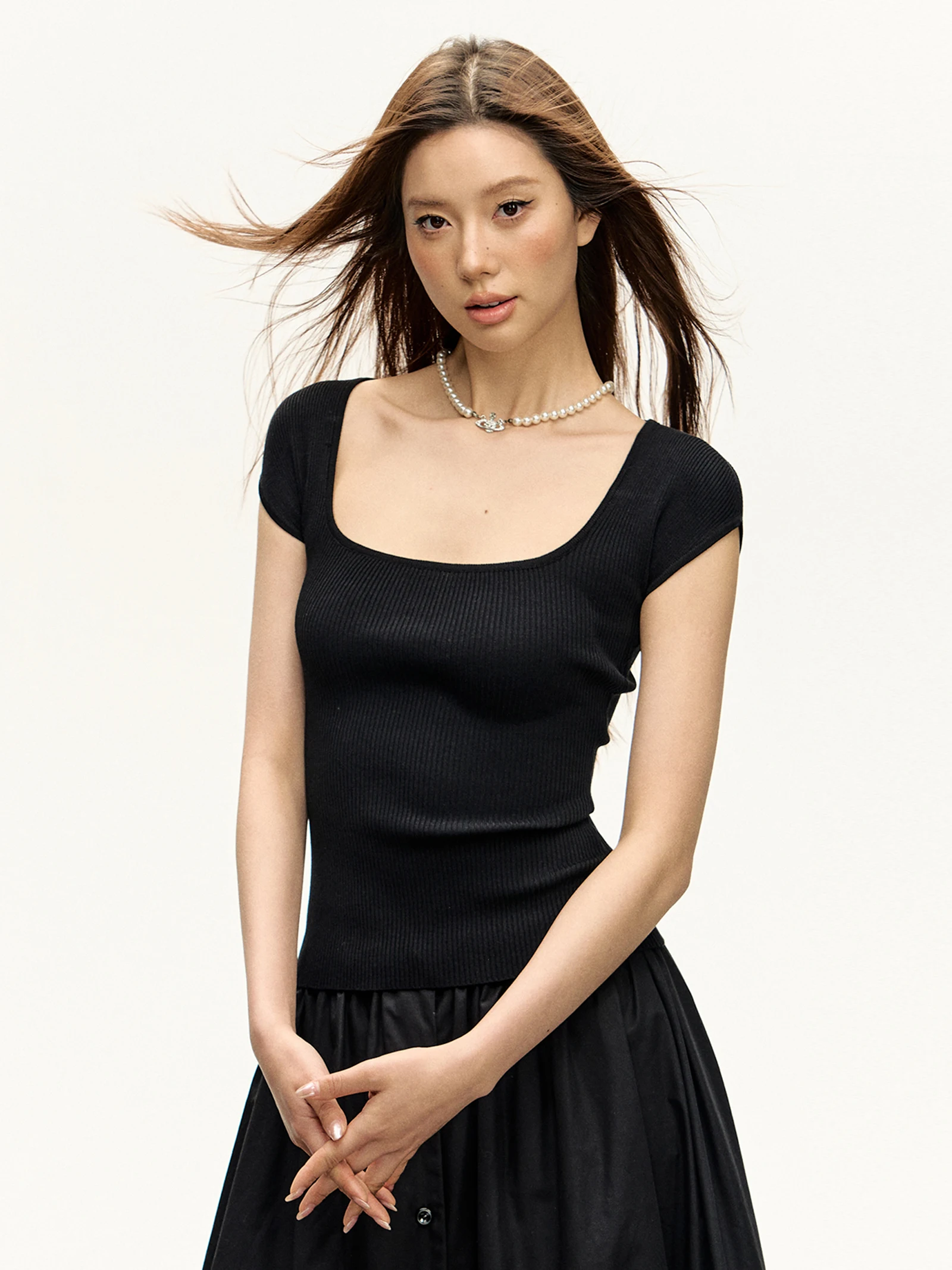 大人可愛い服 50代コーデの選び方｜アメリカンヴィンテージ風ニットTシャツで実現する自然なスタイル