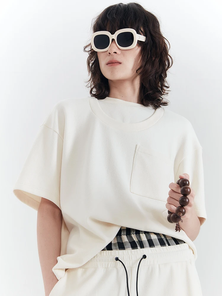 大人可愛い服 40代コーデ | ダブルカラーデザインの色使いと着こなしのポイント