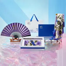 真絲スカーフと扇子のギフトボックス【民族文化・アジアの花】（セットアップ対応）