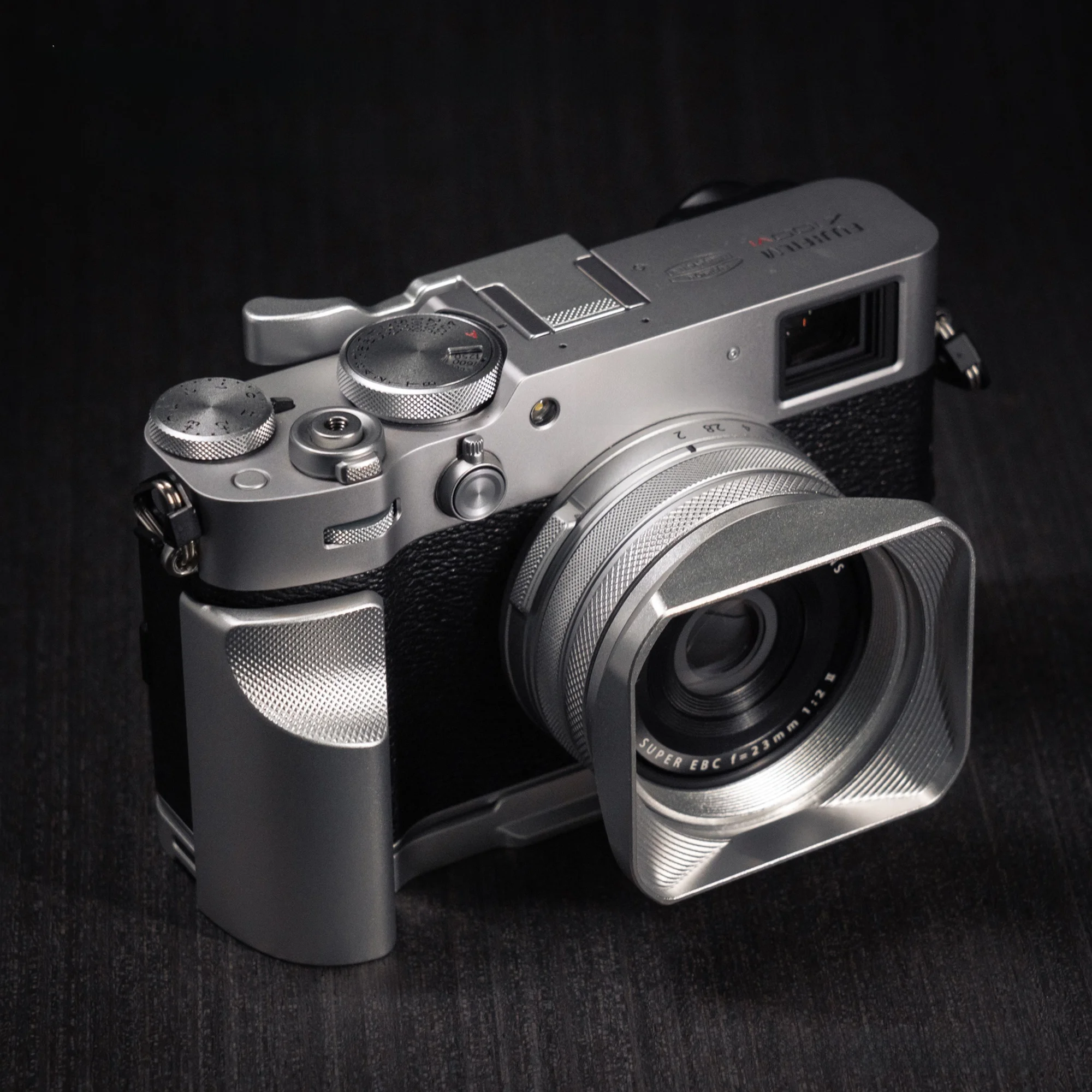 富士X100V・X100VI用角型遮光フード：菱形デザインで汎用性と保護力を実現