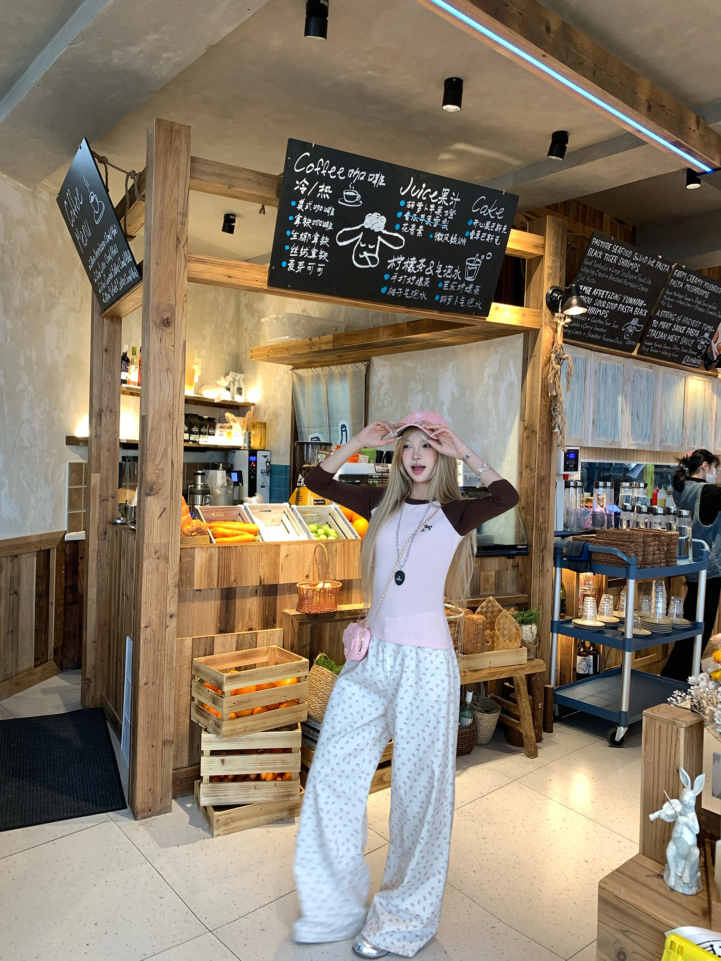 高腰デニムパンツアプリコットカラーは通勤風でどんな着用シーンに適するのか