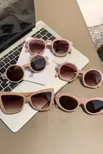 甘くてクールなピンクのサングラス【春夏用・紫外線対策・ファッションアイテム】