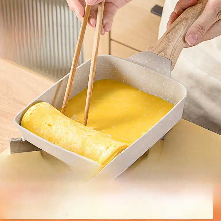 日本式四角玉子焼きフライパン【テフロン加工・厚手・小型・卵焼き専用】