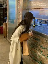 白色の廓形トレンチコート【秋用・カジュアル・中丈】