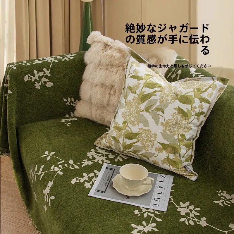 深緑色ソファカバー：法式デザインの防汚混紡素材が提供する高級感と実用性