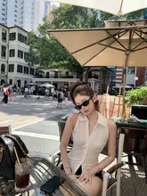 ノースリーブポロシャツ【ウエストシェイプ・肩開きデザイン・フロントボタン】