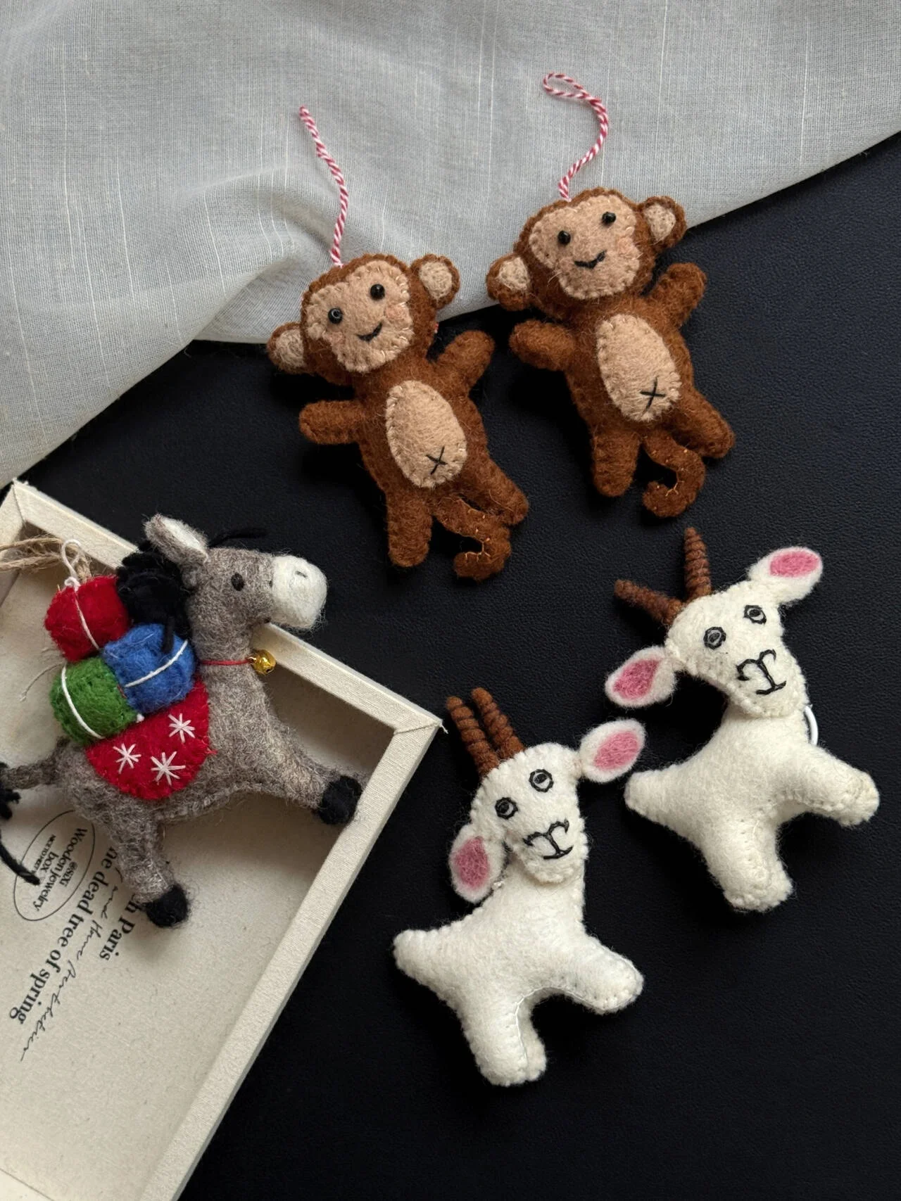 1歳児向けフェルトマジックテープで作る簡単なおもちゃの例