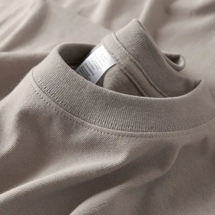 モランディカラー ミストグレーの重厚感ある綿100%のショートスリーブTシャツ【夏用・ユニセックス・プレーン】