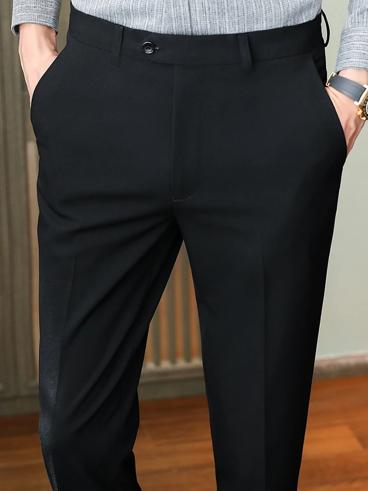 通勤パンツに悩むあなたへ：トラックパンツとビジネスカジュアルの境界はどこ？