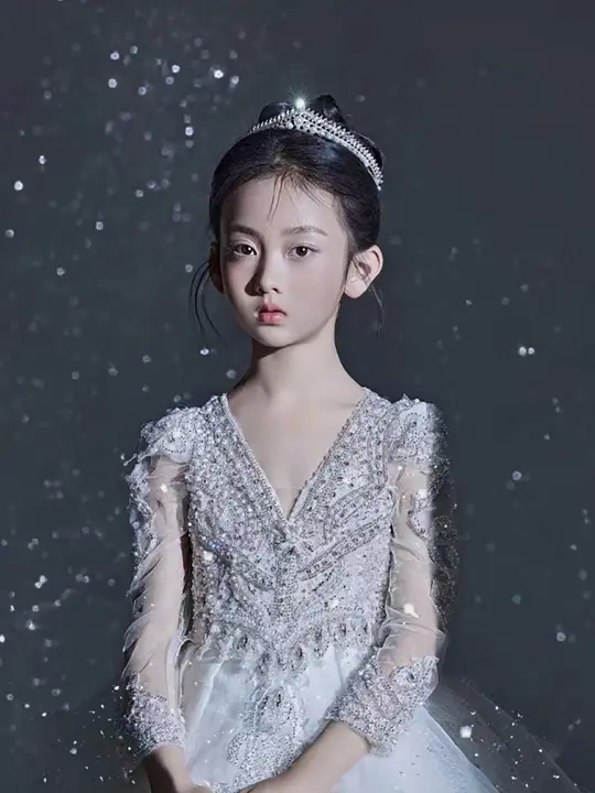子供用王冠ヘアアクセサリー【高級感・水晶装飾・誕生日や演出用】