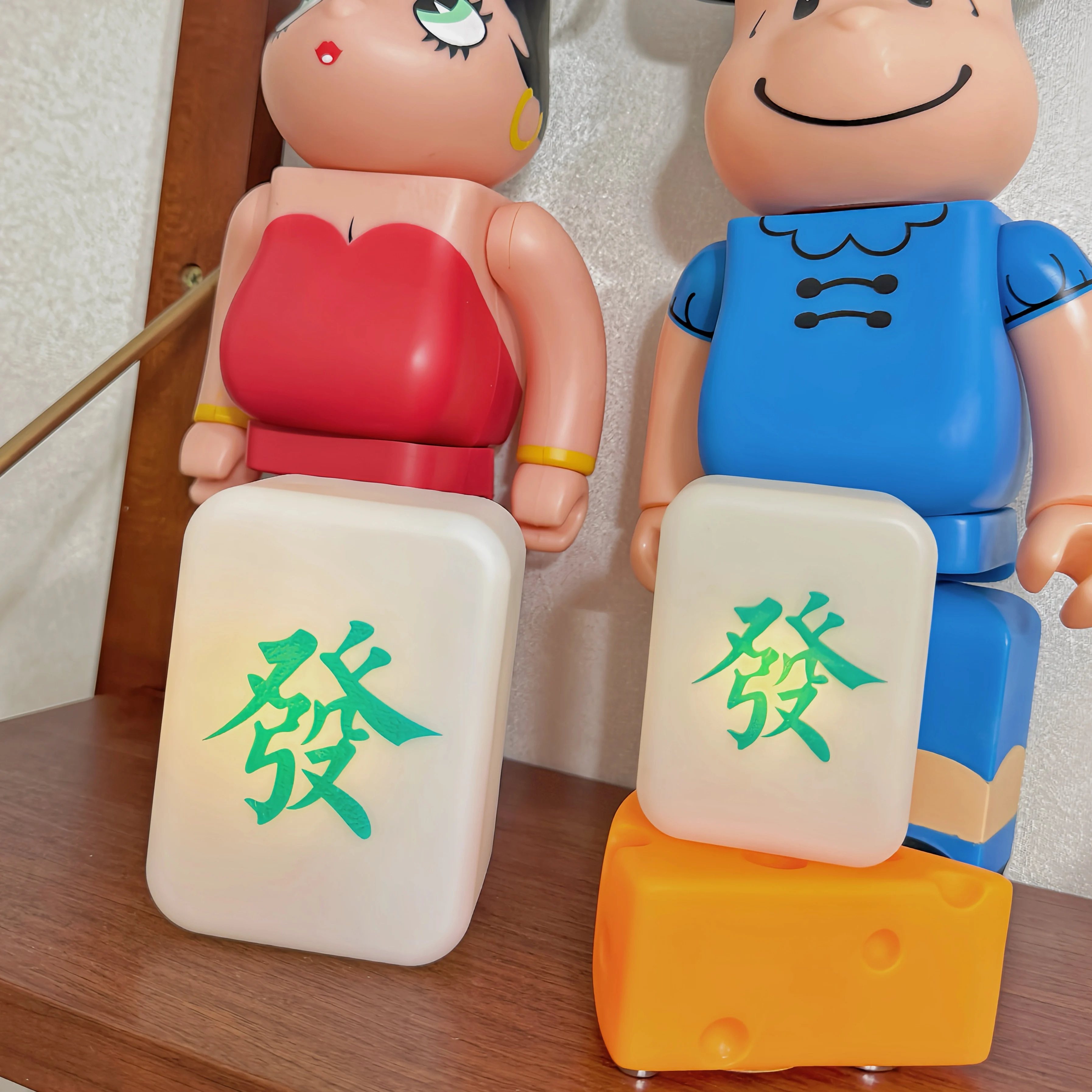 LEDテープを選ぶときに迷う？実は冷蔵庫に貼る「発光磁気テープ」が今、注目されています！