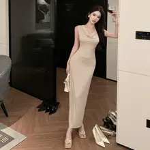 オフショルダーのエレガントなロングドレス【フォーマルシーン向け・スリムフィット】