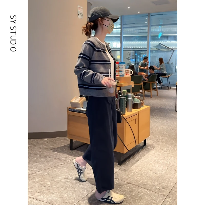 30代女性が「きれいめ」に着こなすコツは？今流行りの服のスタイルと色使いを解説