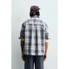 ビジネスカジュアルに最適！チェック柄長袖シャツ【ゆったりシルエット・襟付き】
