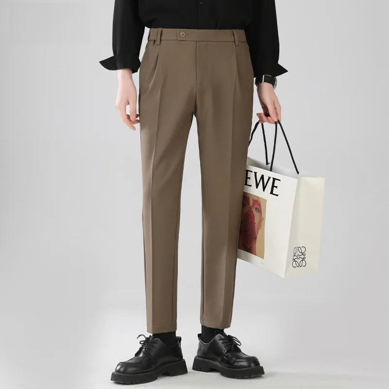 カーゴパンツ メンズ コーデ - ストレッチ素材とフィット感のバランス