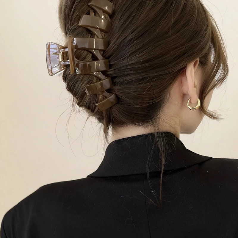 果凍風シャークヘアクリップを選ぶべき理由は？リアルな使い心地とシーン別活用法を解説