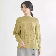 カジュアルな長袖ニットセーター【冬用・ケーブル編み・ゆったりシルエット】