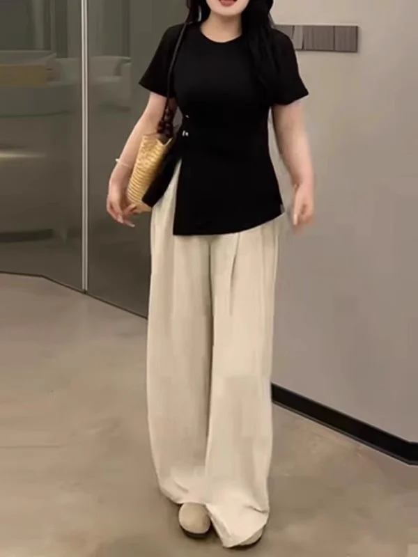 サイズ選びで失敗しない方法は？デザイン性と体型カバーが融合したTシャツの選び方を解説