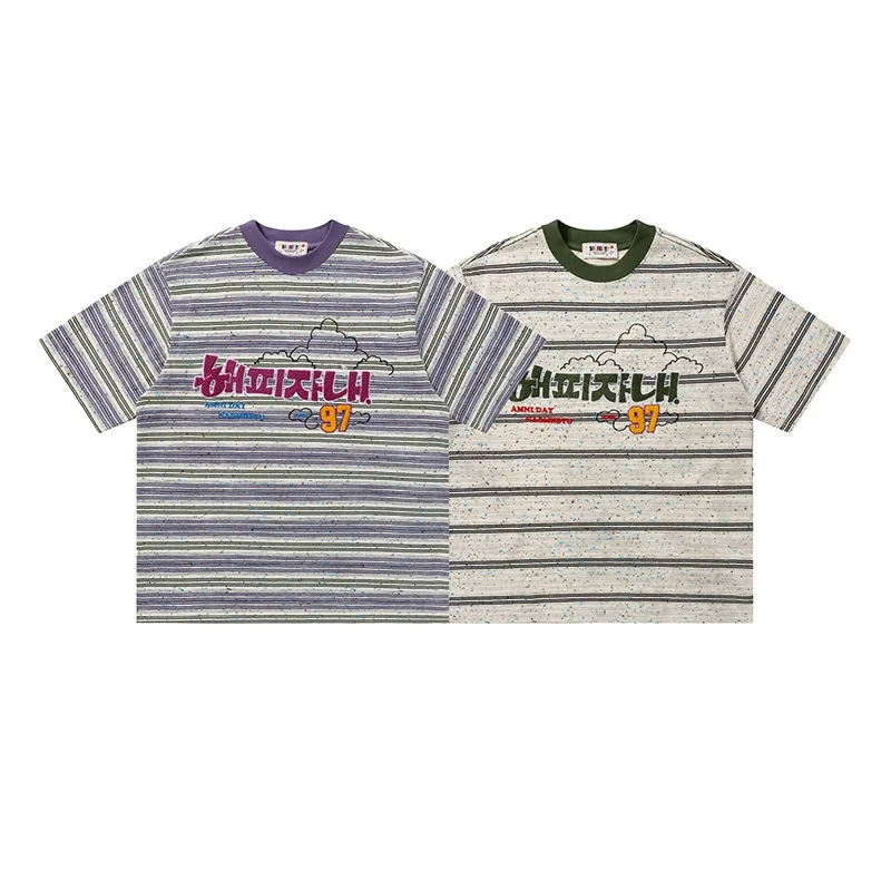 家族で揃えるTシャツは、どんなデザインが理想？刺繍とストライプが選ぶ夏のカジュアルスタイル