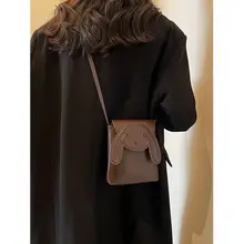ブラウン軽量ショルダーバッグ【高級感あるデザイン・大人向け】