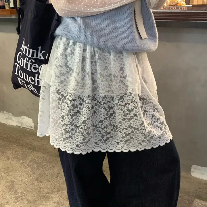 デニムと重ね着できるレースフリルのロングスカート【お尻隠し・春夏用・フレアシルエット】（セットアップ対応）