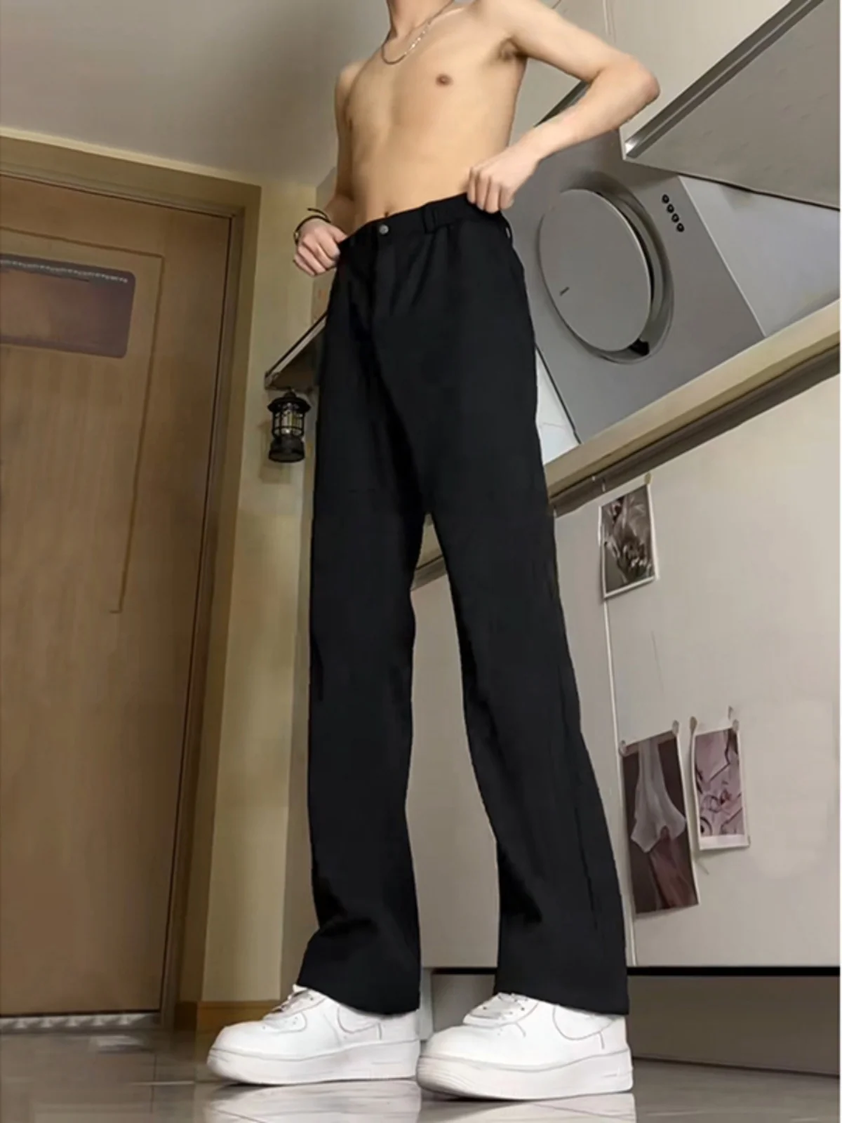 60代のワイドパンツをどう着こなすか？黒いワイドパンツの選び方とスタイリングのコツ