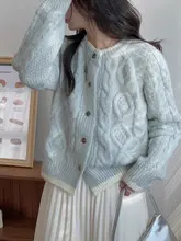 優しい印象の麻花編みニットカーディガン【春秋用・女性用・ライトブルー・レトロスタイル】