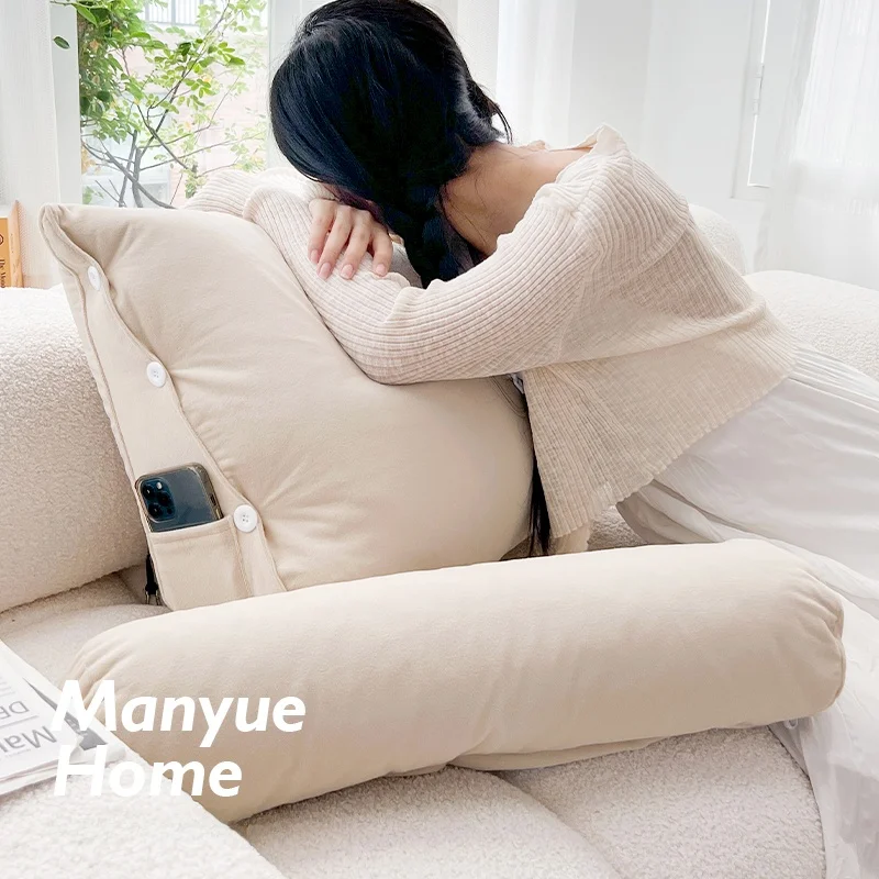 蔓越家北欧風テレビ枕：背もたれ付きクッションの実用性と空間適応性