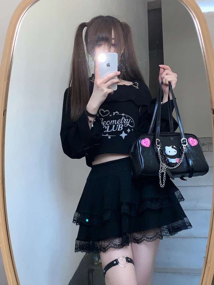オフショルダー長袖トップス：スリムフィットで秋に着る女性向けのデザイントップス