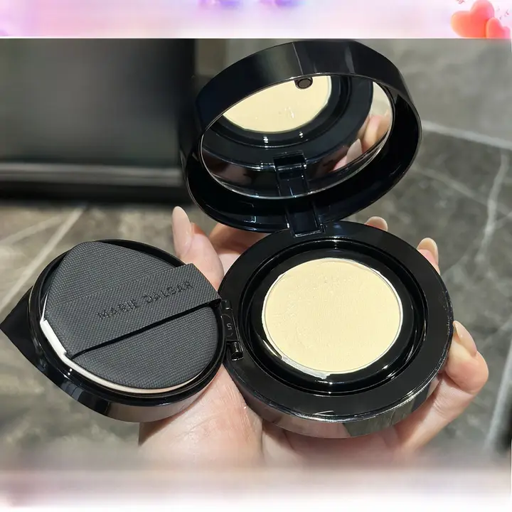 肌に密着する化粧持続！しっとり仕上げのファンデーション【マット仕上げ・長時間補正】