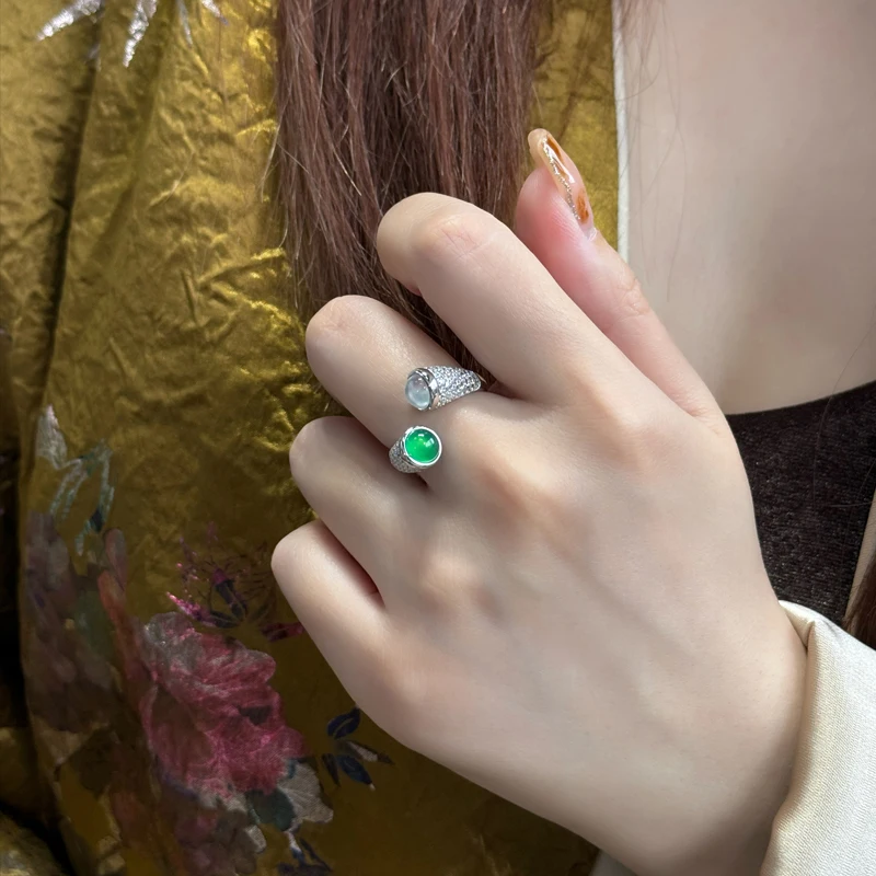 「宝石コレクション」に迷うなら、まずはこの緑の小さな光から始める？