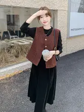 高級感あふれる黒いベロアのワンピースとベスト【秋のコーディネート・女性用】（セットアップ対応）