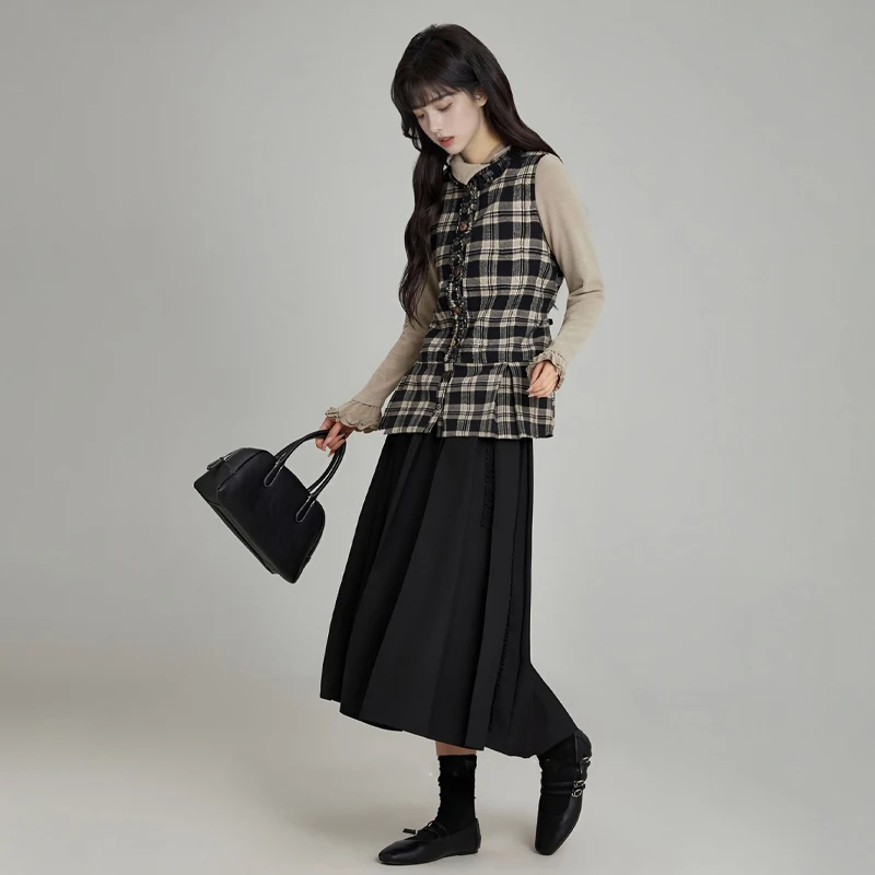シースルー服のコーデは失敗する？肌理感とフリルが融合した秋のカジュアルスタイルが今、注目されている