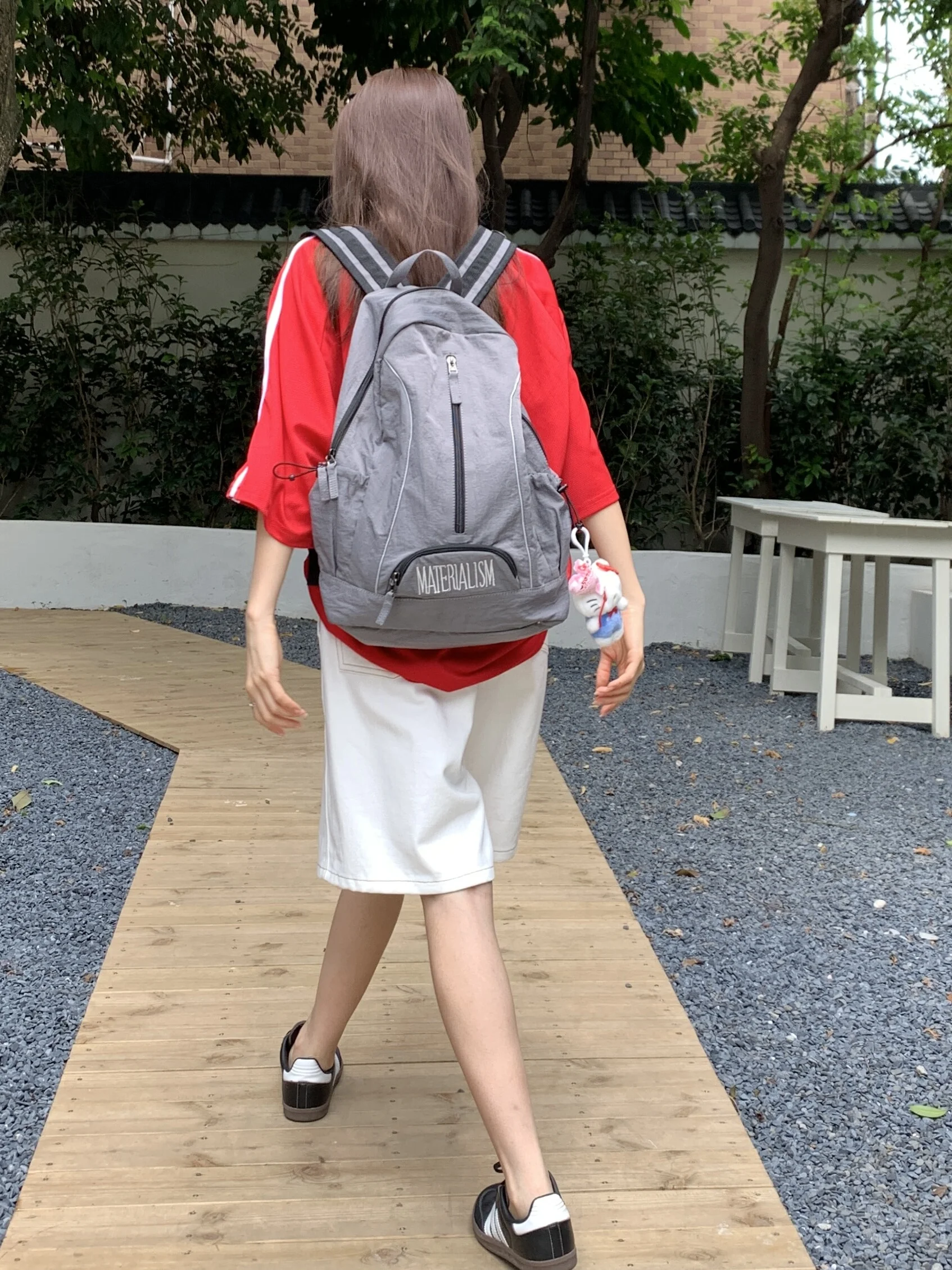 2泊3日旅行用リュックおすすめ：シンプルで使いやすいブラックリュックサック