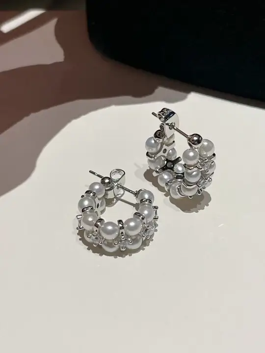 天然淡水パールのイヤリング【ダブルレイヤー・光沢感あり・ファッショナブル】