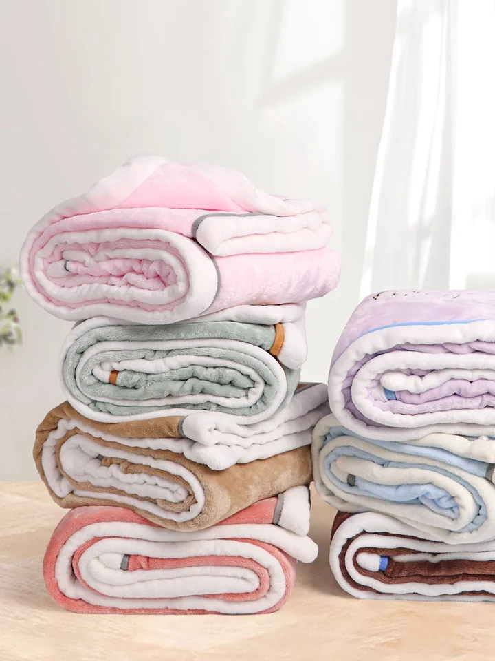 極上の柔らかさのダブルレイヤーフリース毛布【オフィス・ソファ用・お昼寝対応】