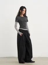 ブラックグレーのスタイリッシュな体型カバー女性用アンサンブル【重ね着対応・ロングスリーブ＆ショートスリーブ】（セットアップ対応）
